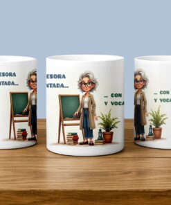 Taza  Divertida "Profesora alimentada... con café y vocación"
